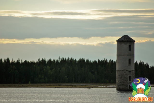 Водонапорная башня затопленной деревни Беломорско-Балтийского канала